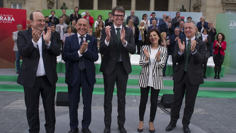 Mitina Vitoria-Gasteiz. Gorka Urtaran, Ramiro González, Izaskun Bilbao, Iñigo Urkullu, Andoni Ortuzar