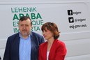 Posta bidezko botoa egiten laguntzeko Araban jarriko diren bulego ibiltarien aurkezpena