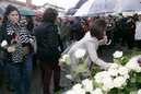 Erakundeek “Azazetako 16 erailak” omendu dituzte, krimen frankista haien 80. urteurrenean