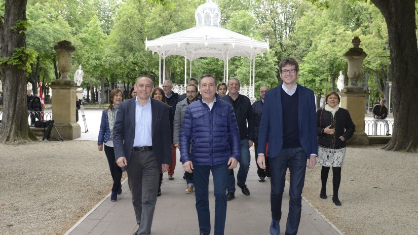 EAJ-PNVren aldeko botoa emateko deia egin dute Urtaranek eta Gonzalezek, Gasteizekin eta Arabarekin gehien inplikatutako alderdia delako EAJ-PNVren aldeko botoa emateko deia egin dute Urtaranek eta Gonzalezek, Gasteizekin eta Arabarekin gehien inplikatutako alderdia delako