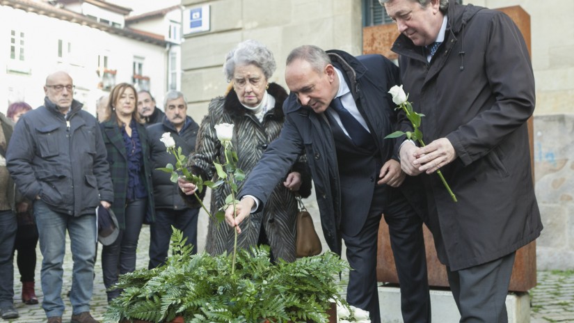 Arabako Foru Aldundiak eta Batzar Nagusiek erreforma-errekurtsoa aurkeztu diote martxoaren 3ko gertakarien kereilaren ebazpenari Arabako Foru Aldundiak eta Batzar Nagusiek erreforma-errekurtsoa aurkeztu diote martxoaren 3ko gertakarien kereilaren ebazpenari
